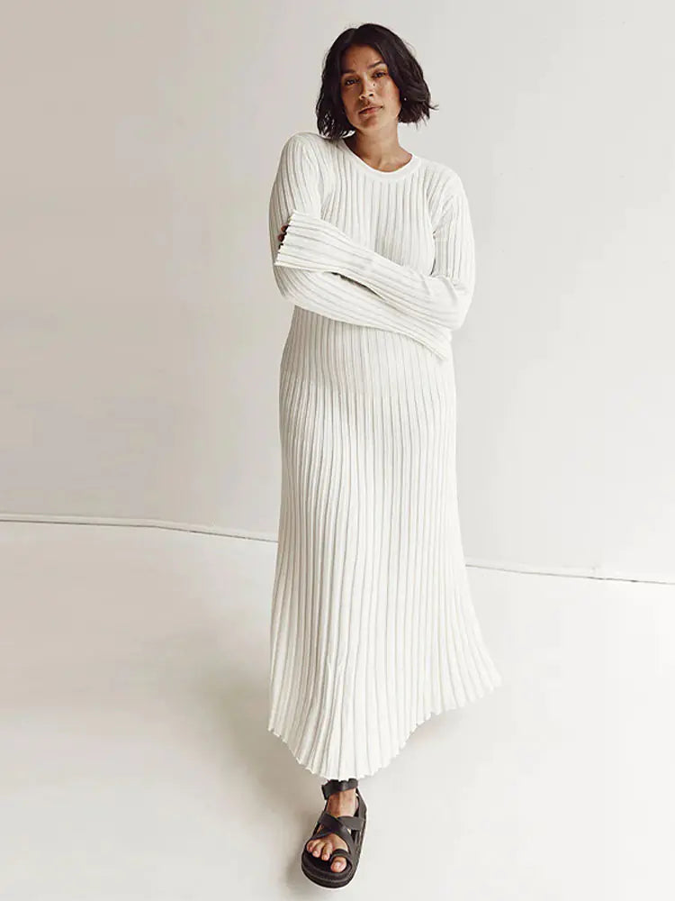 Ribbed Knit Maxi Dress: Elegant Autumn Style (Modest style dress)