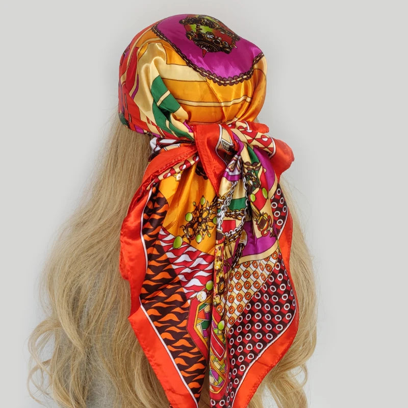 Square silk-type scarves of 90x90 centimeters. Printed with beautiful designs