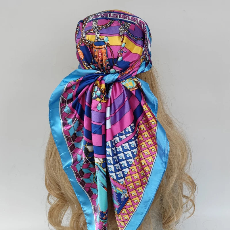 Square silk-type scarves of 90x90 centimeters. Printed with beautiful designs