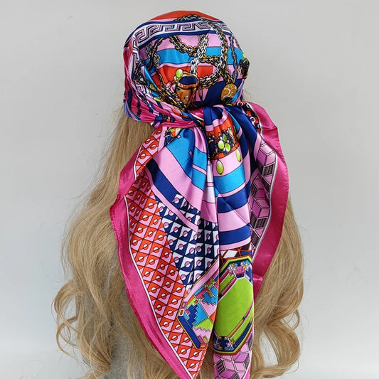 Square silk-type scarves of 90x90 centimeters. Printed with beautiful designs