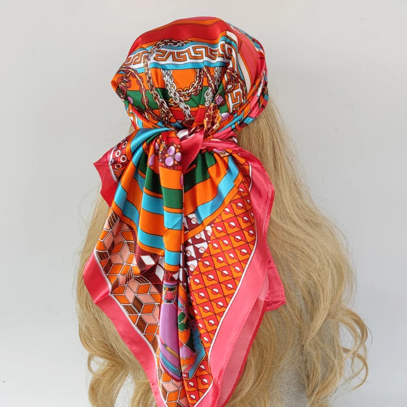 Square silk-type scarves of 90x90 centimeters. Printed with beautiful designs